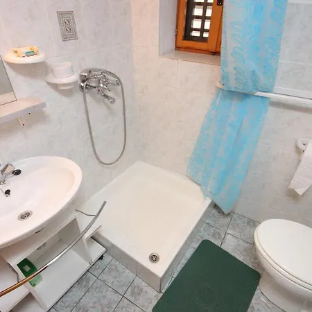 Merag 7877a Appartement Cres